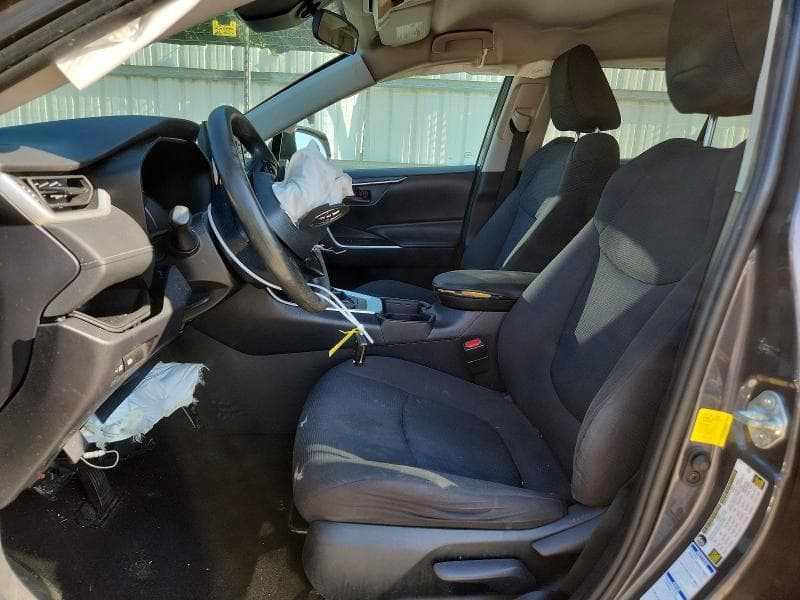 2019 TOYOTA RAV4 LE 7