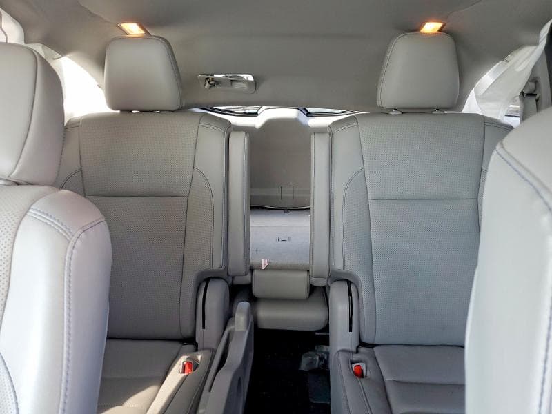2019 TOYOTA HIGHLANDER HYBRID LIMITED PLATINUM 10