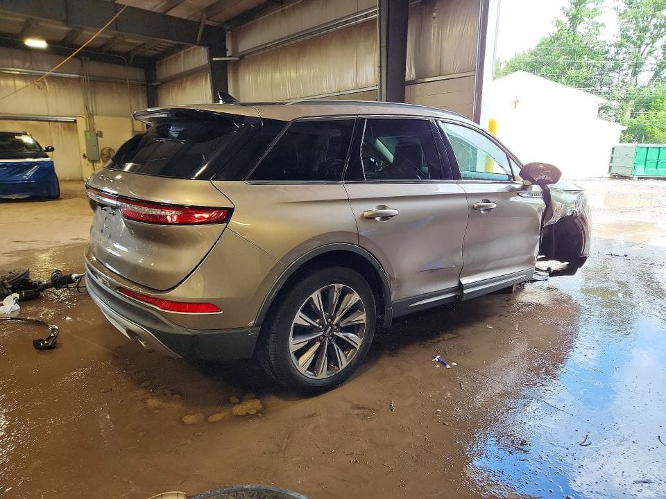 2020 LINCOLN CORSAIR RESERVE 3