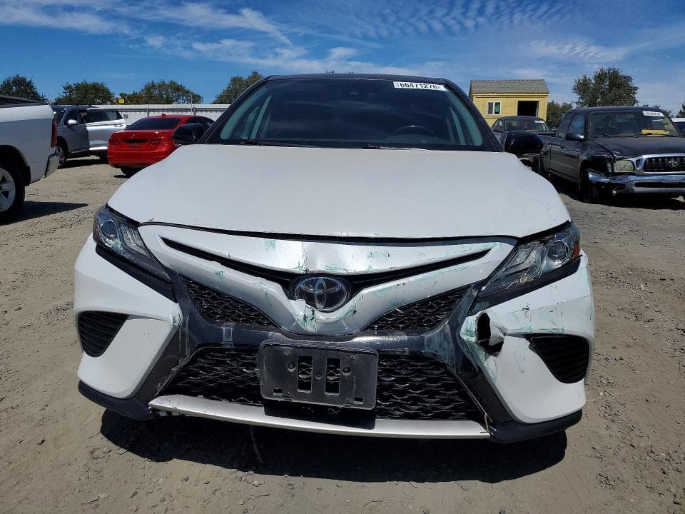2019 TOYOTA CAMRY XSE 5