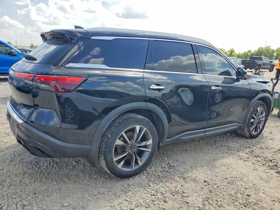 2023 INFINITI QX60 LUXE 3