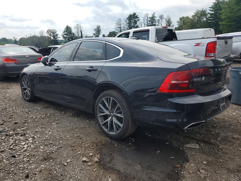 2017 VOLVO S90 T6 MOMENTUM 2