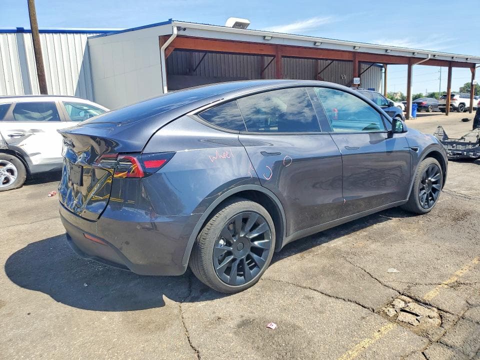 2024 TESLA MODEL Y 3