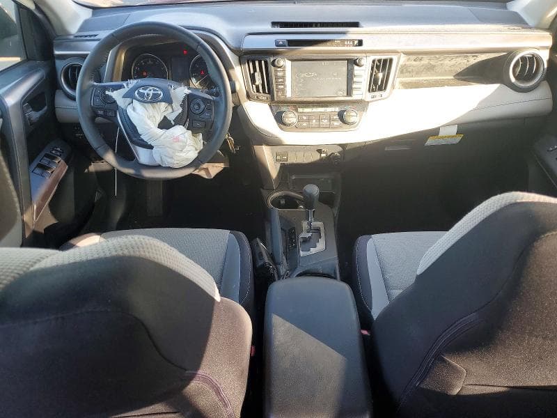2017 TOYOTA RAV4 XLE 8