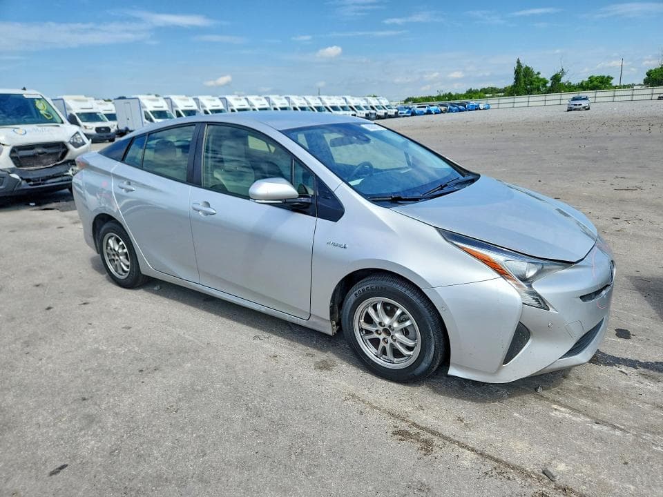 2017 TOYOTA PRIUS TWO 4