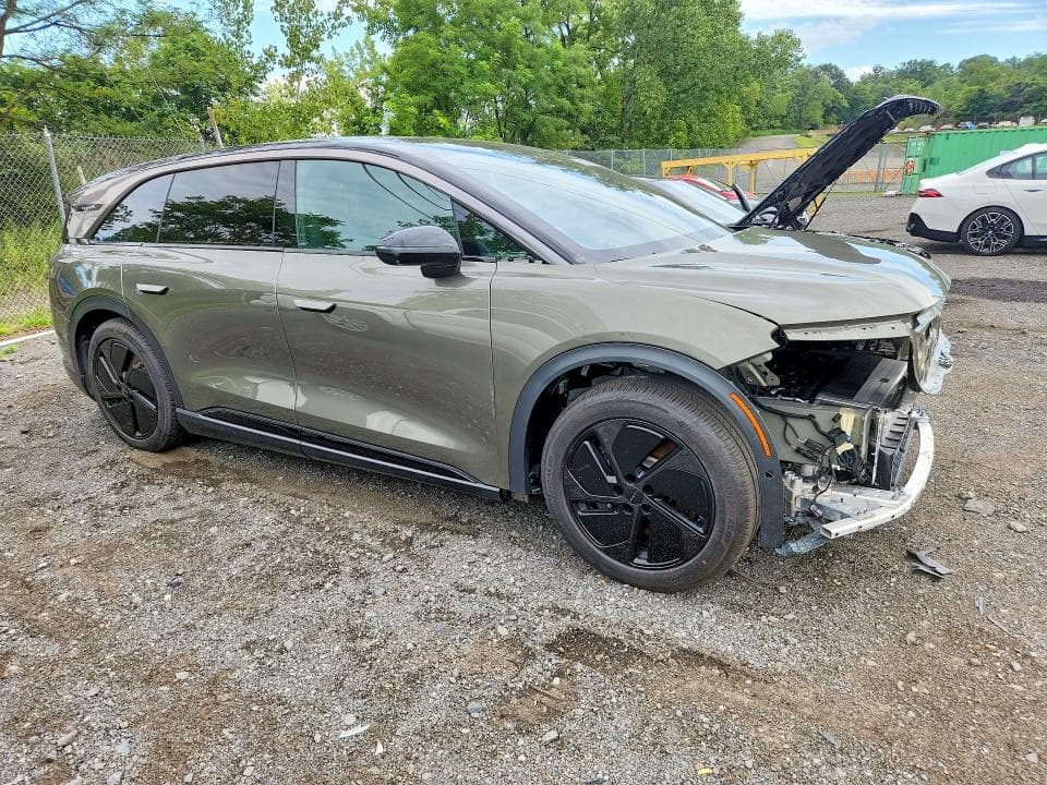 2026 LUCID MOTORS GRAVITY GRAND TOURING 4