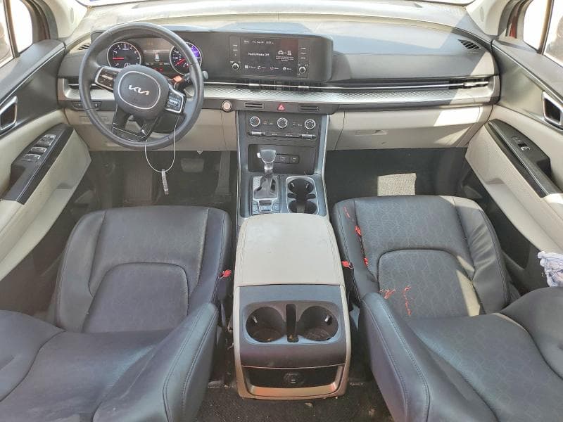 2023 KIA CARNIVAL LX 8
