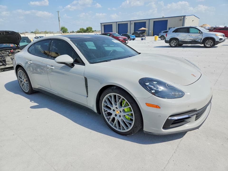 2018 PORSCHE PANAMERA 4 4