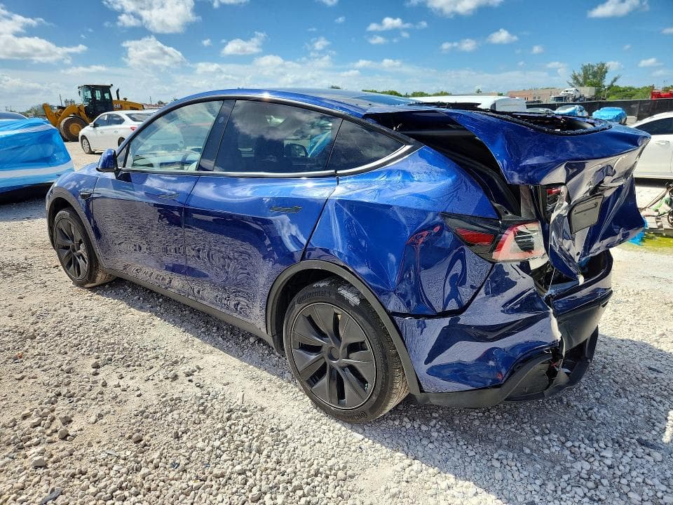 2025 TESLA MODEL Y 2