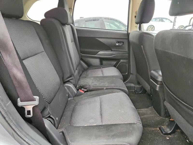 2017 MITSUBISHI OUTLANDER SE 11