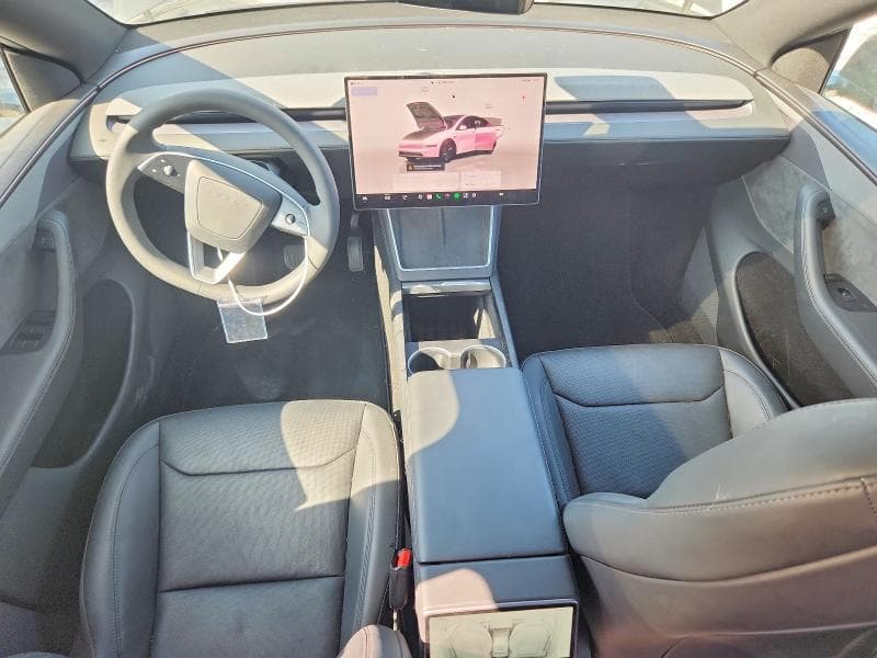 2026 TESLA MODEL Y 8