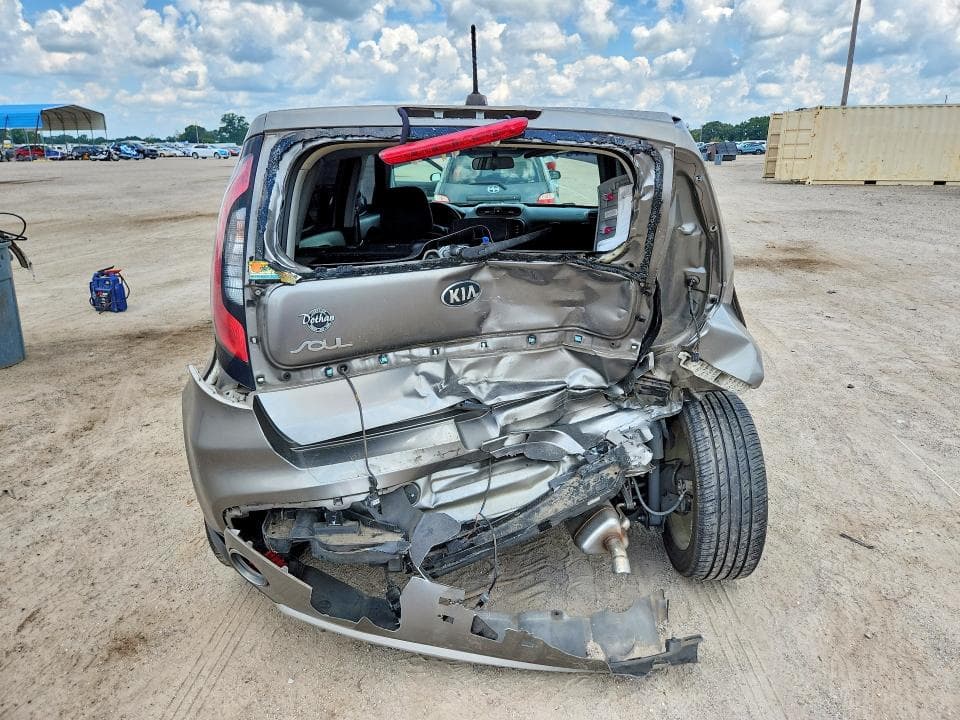 2018 KIA SOUL + 6