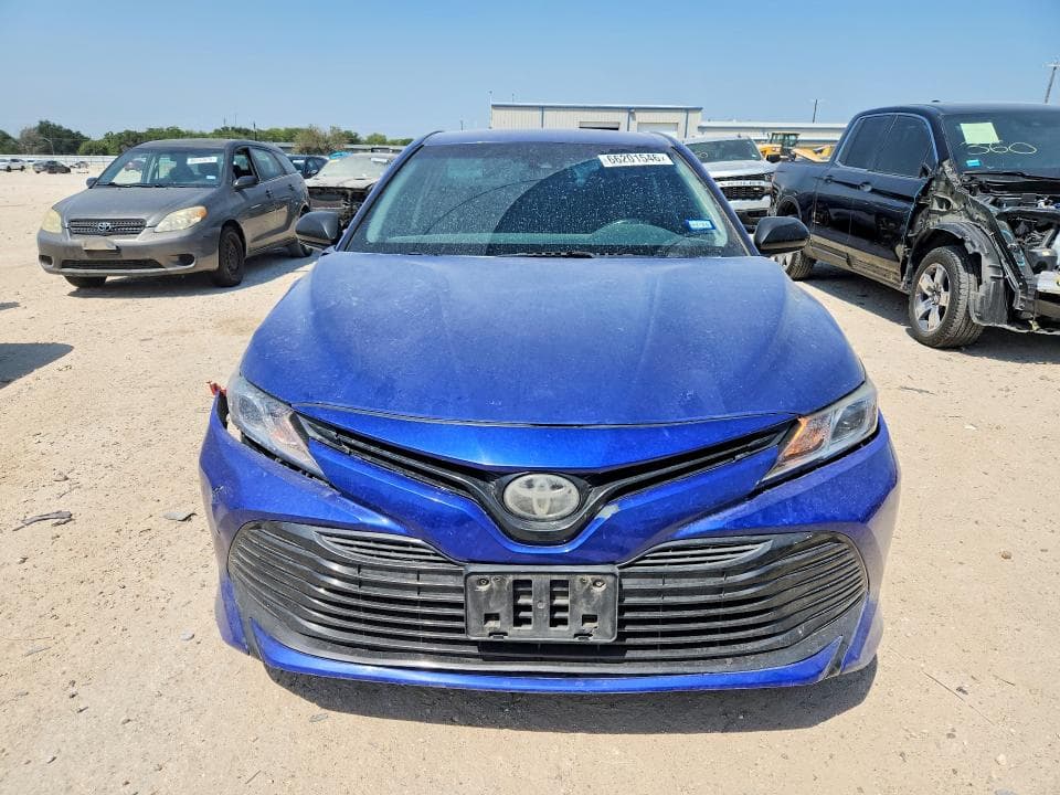 2018 TOYOTA CAMRY LE 5