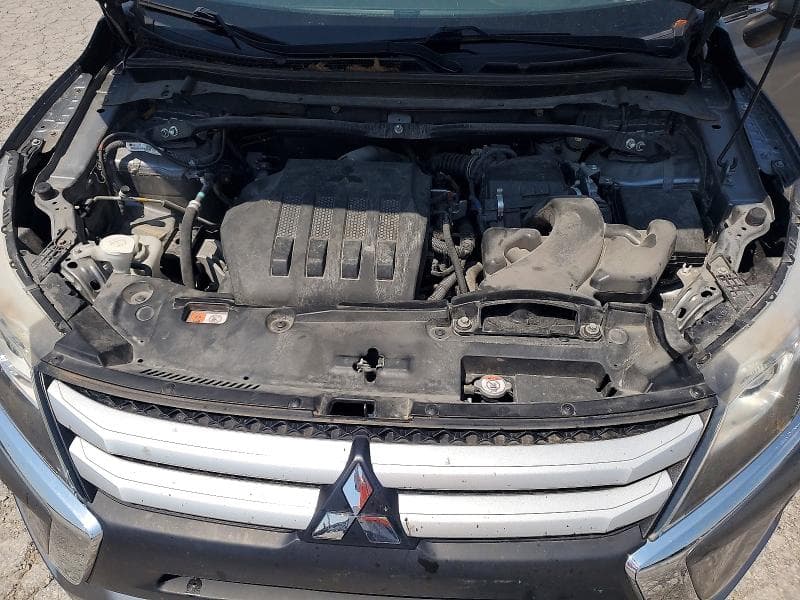 2020 MITSUBISHI ECLIPSE CROSS ES 12