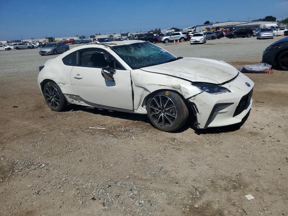 2024 TOYOTA GR86 BASE 4
