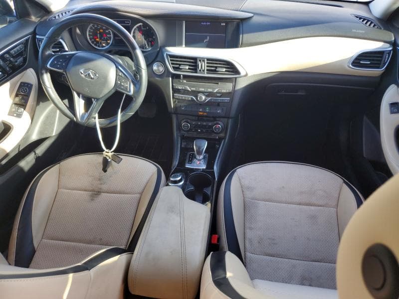 2018 INFINITI QX30 LUXE 8