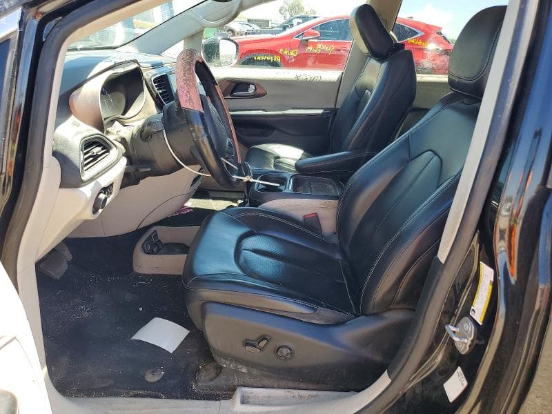 2020 CHRYSLER VOYAGER LXI 7