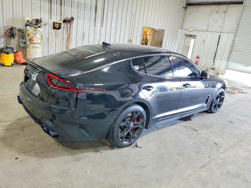 2018 KIA STINGER GT2 3