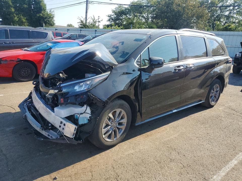 2026 TOYOTA SIENNA XLE 8-PASSENGER - 1