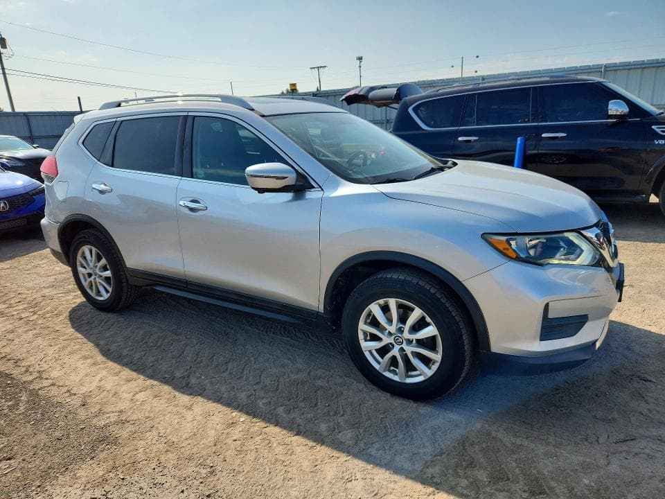2017 NISSAN ROGUE SV 4