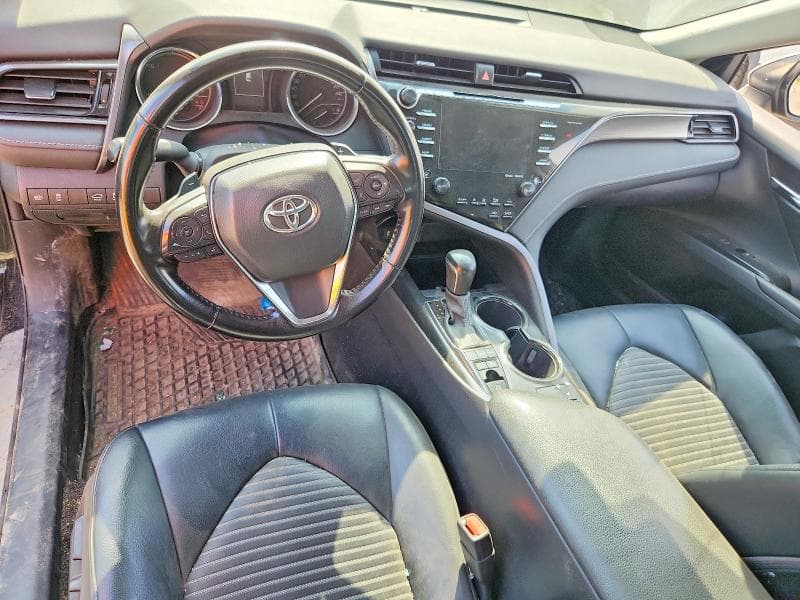 2020 TOYOTA CAMRY HYBRID SE 8
