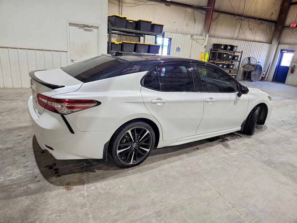 2019 TOYOTA CAMRY XSE 3
