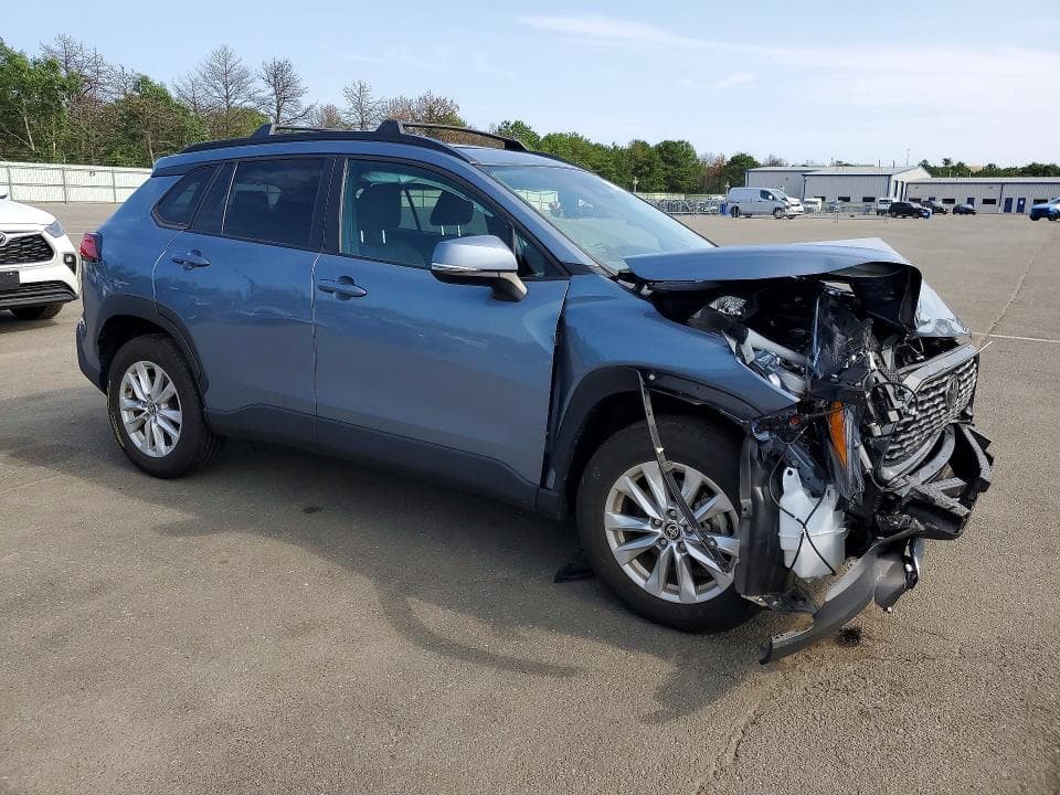 2024 TOYOTA COROLLA CROSS LE 4