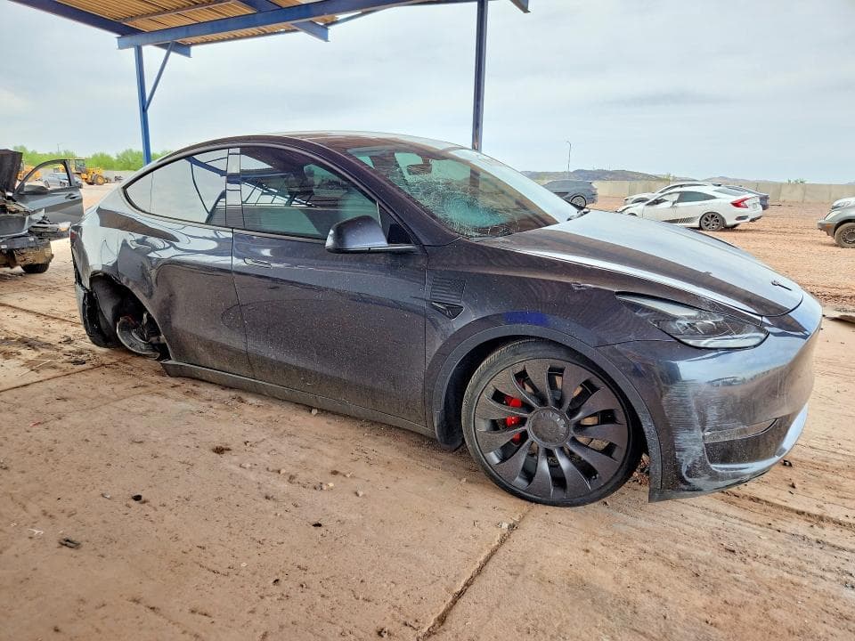 2024 TESLA MODEL Y 4