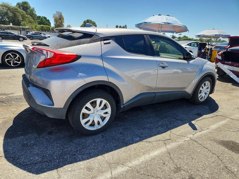 2019 TOYOTA C-HR LE 3