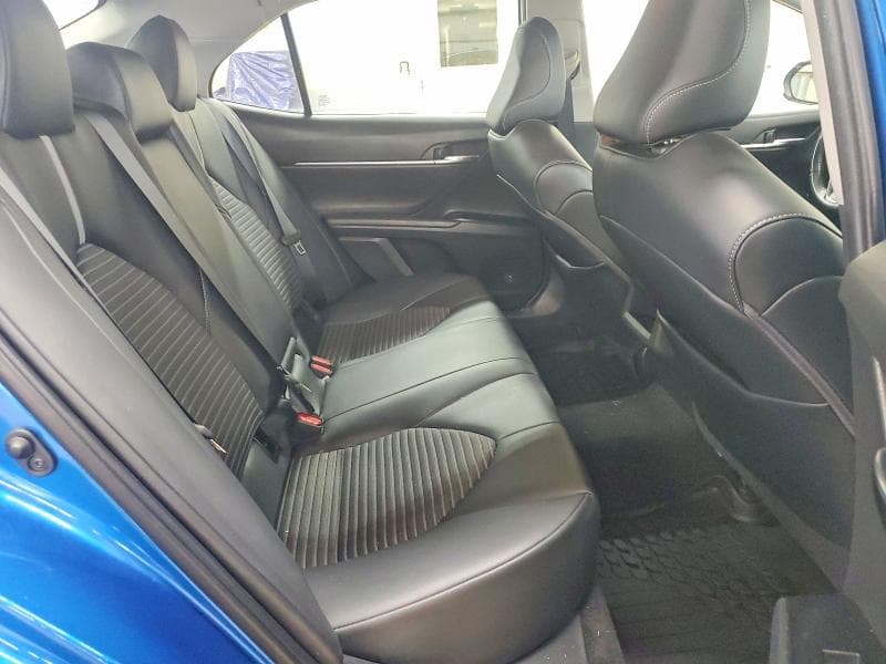 2020 TOYOTA CAMRY SE 10