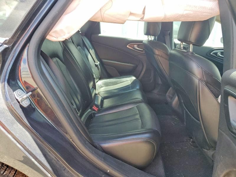 2017 CHRYSLER 200 LIMITED 10