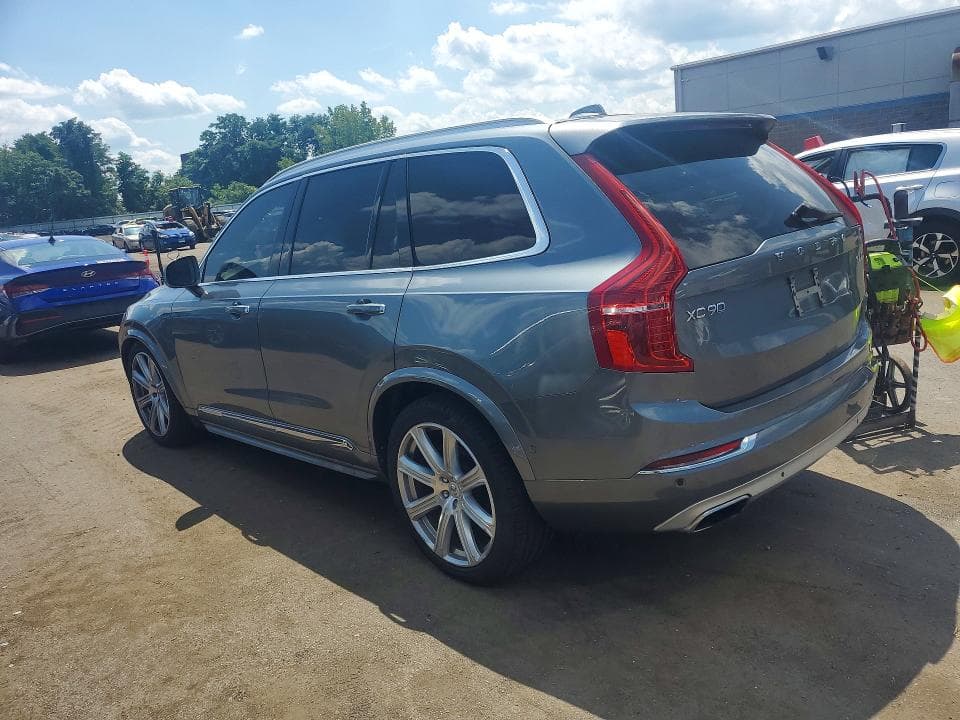 2017 VOLVO XC90 T6 2