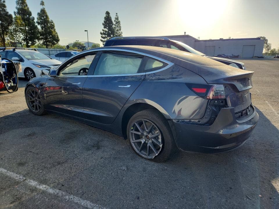 2018 TESLA MODEL 3 2