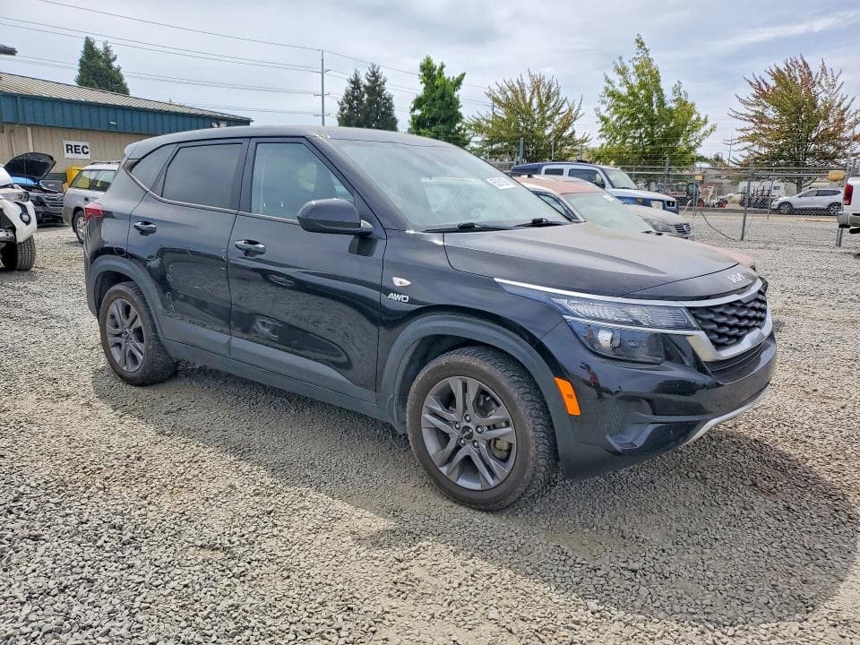 2022 KIA SELTOS LX 4