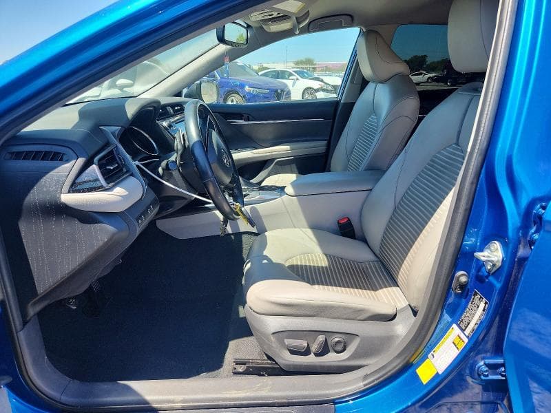 2020 TOYOTA CAMRY SE 7