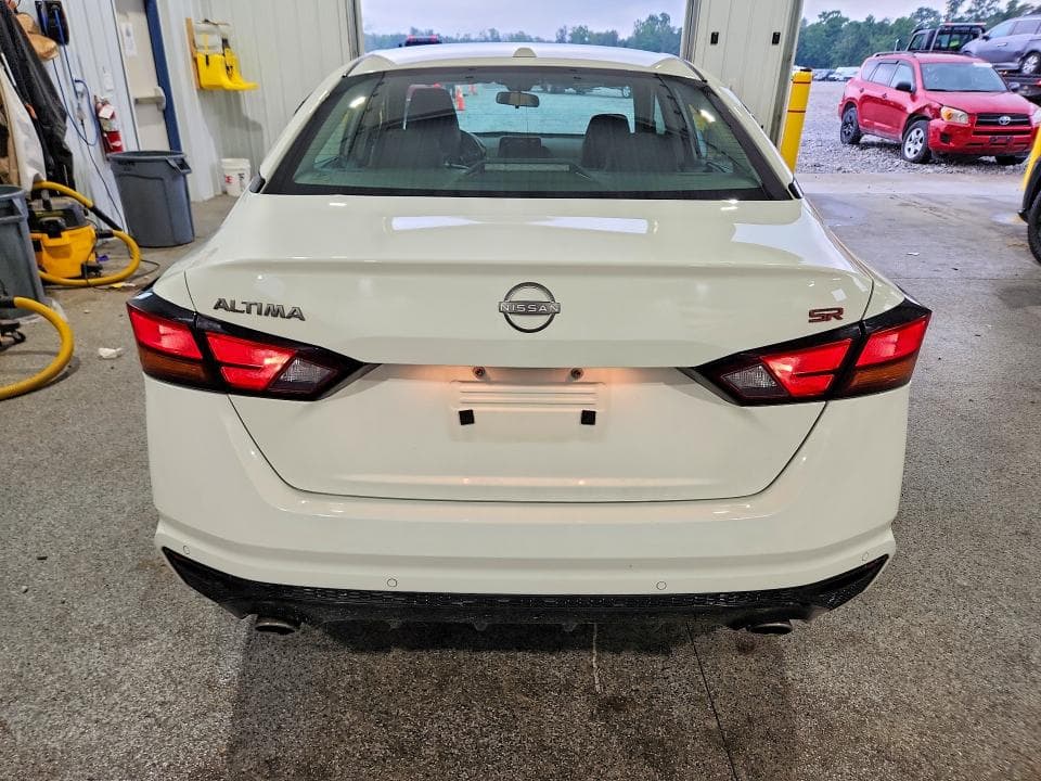 2023 NISSAN ALTIMA SR 6