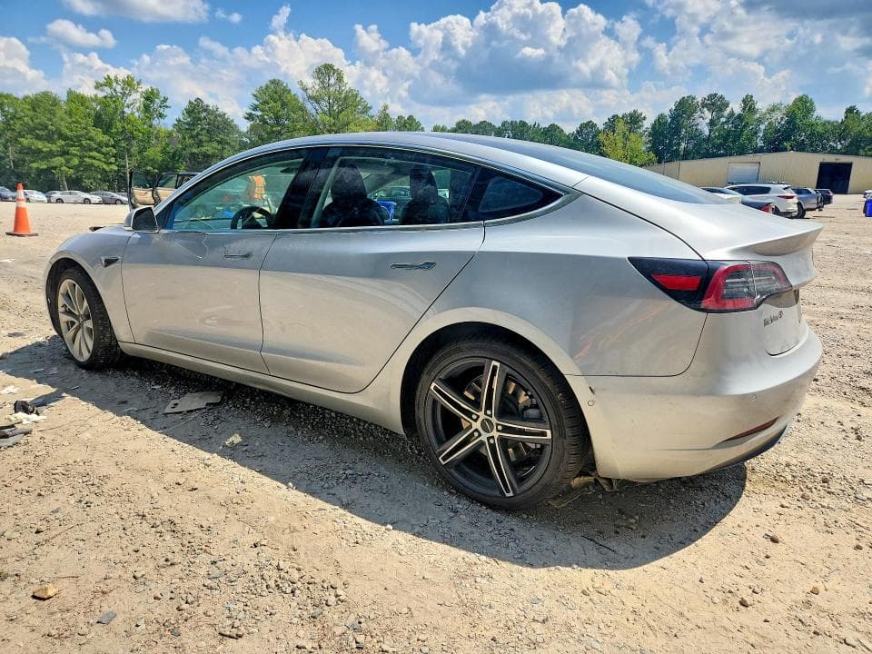 2018 TESLA MODEL 3 2