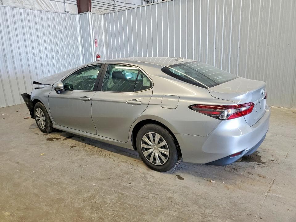 2022 TOYOTA CAMRY LE 2
