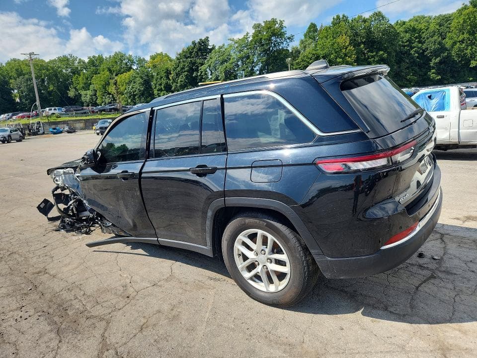 2024 JEEP GRAND CHEROKEE LAREDO 2