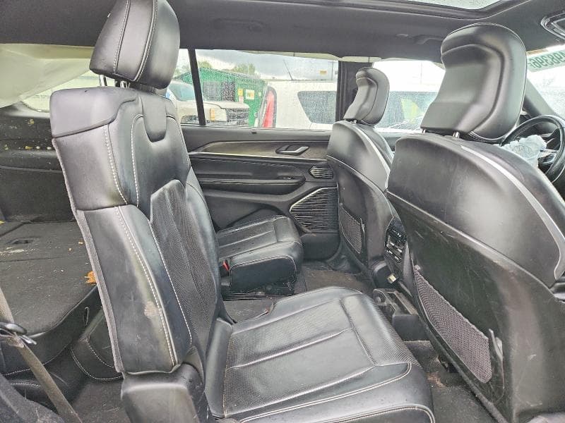2021 JEEP GRAND CHEROKEE L OVERLAND 11