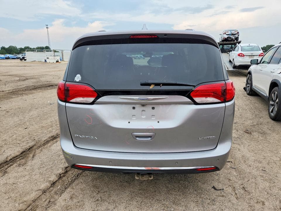 2017 CHRYSLER PACIFICA LIMITED 6