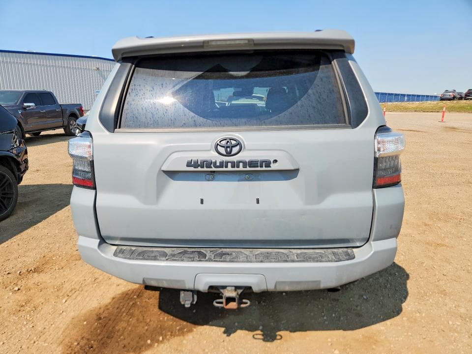 2021 TOYOTA 4RUNNER SR5 6