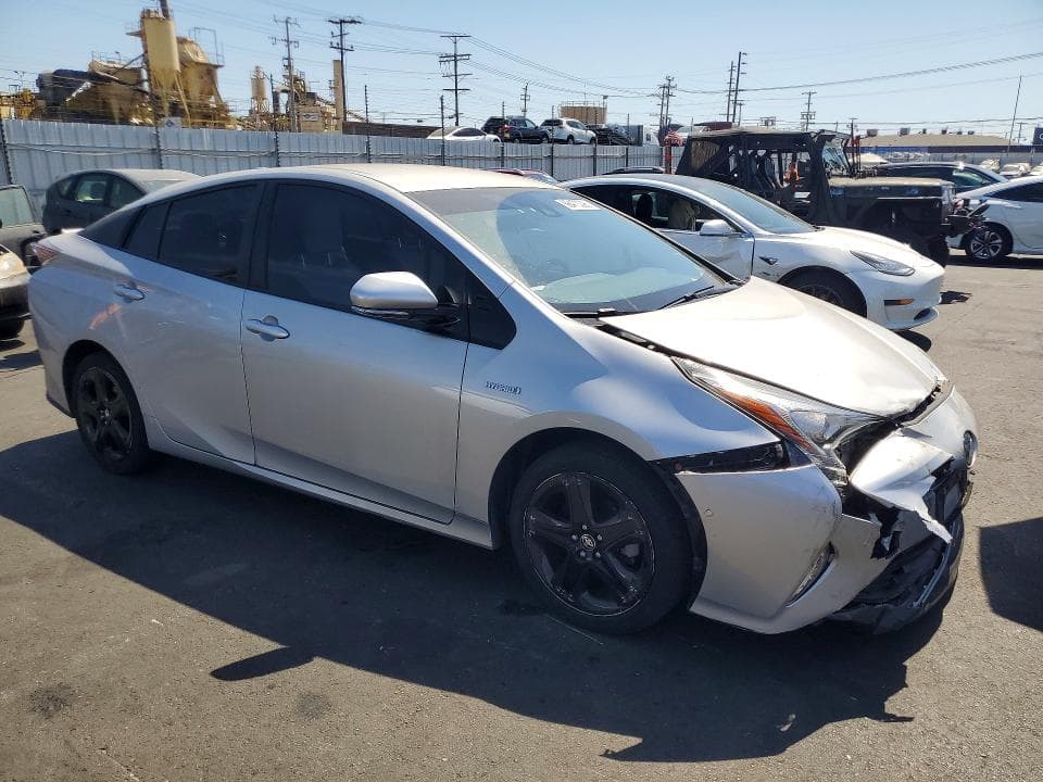 2017 TOYOTA PRIUS THREE TOURING 4