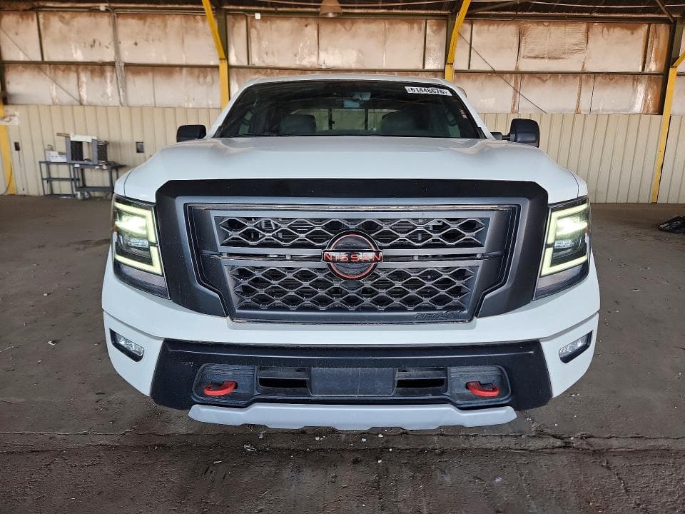 2024 NISSAN TITAN PRO-4X 5