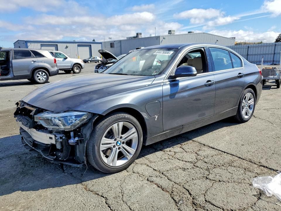 2017 BMW 330E - 1