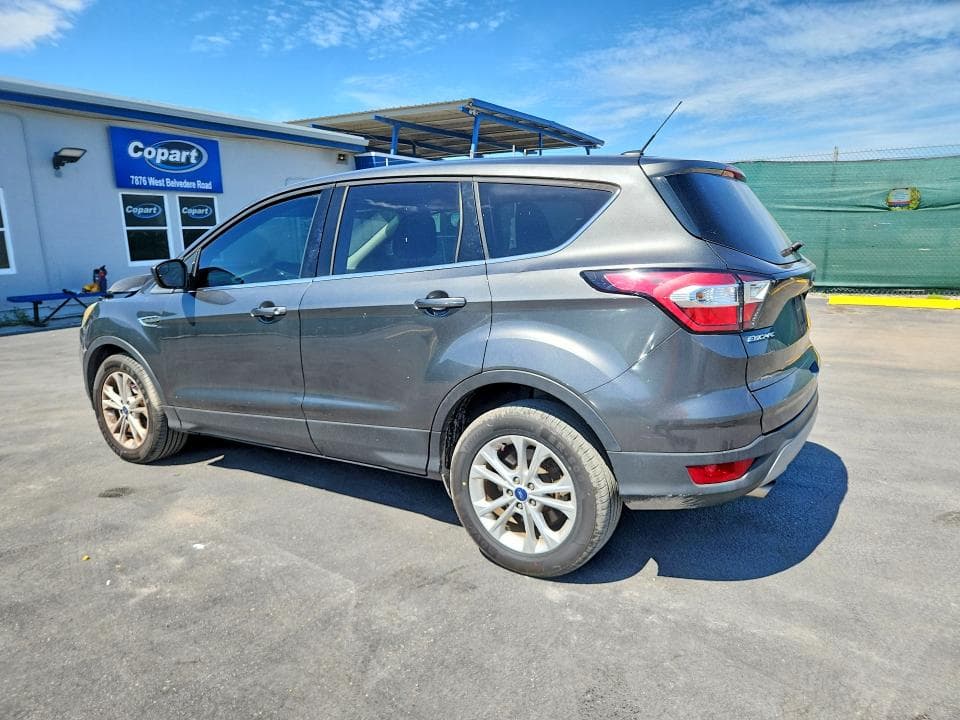 2017 FORD ESCAPE SE 2