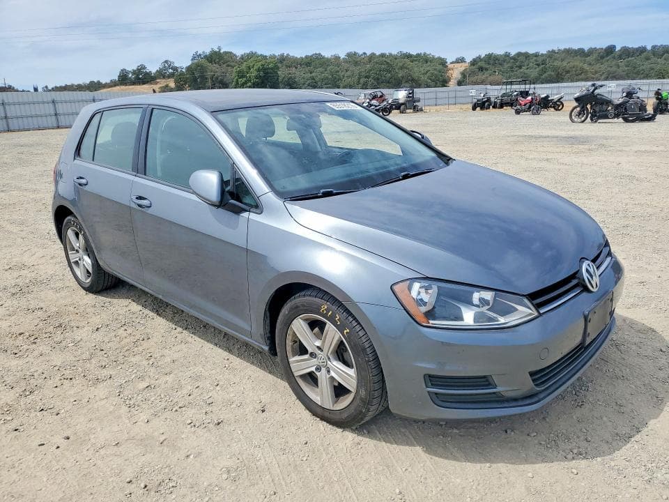 2017 VOLKSWAGEN GOLF S 4