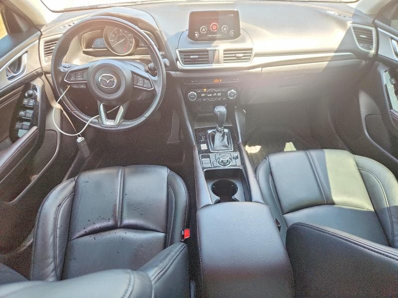 2018 MAZDA 3 TOURING 8