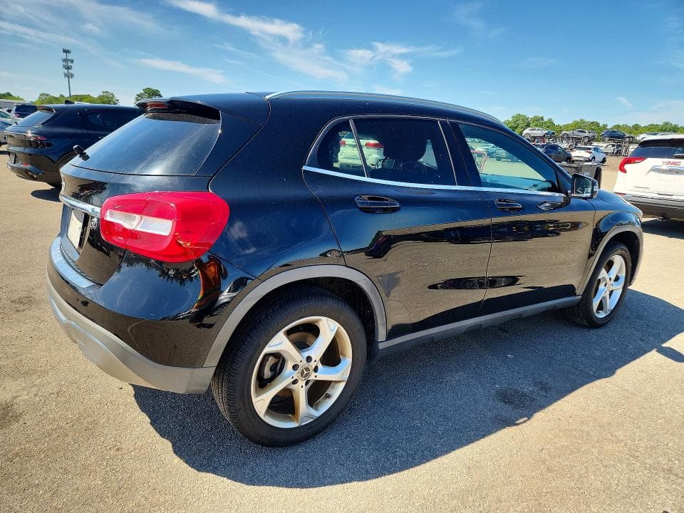 2019 MERCEDES-BENZ GLA 250 3