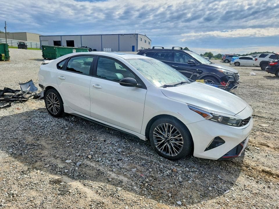 2023 KIA FORTE GT LINE 4